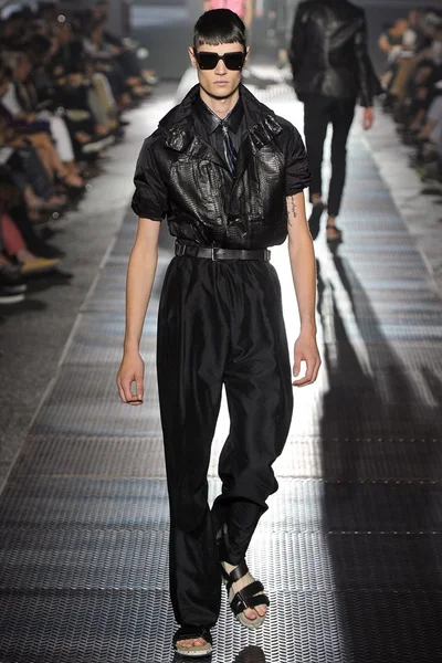 Look 37